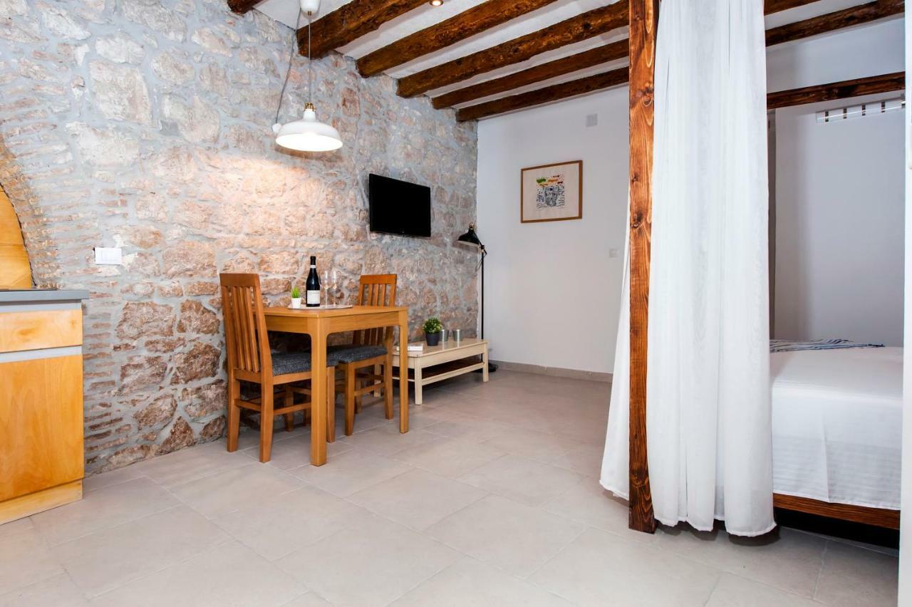 House Graziella Apartment Ровин Екстериор снимка