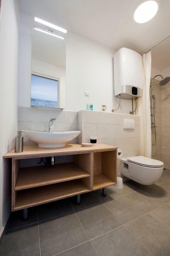 House Graziella Apartment Ровин Екстериор снимка