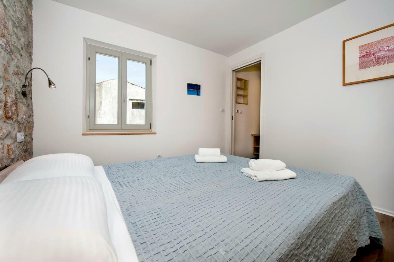 House Graziella Apartment Ровин Екстериор снимка