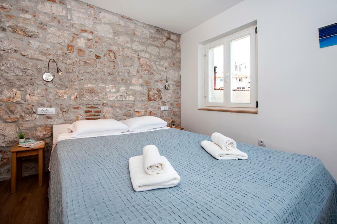 House Graziella Apartment Ровин Екстериор снимка