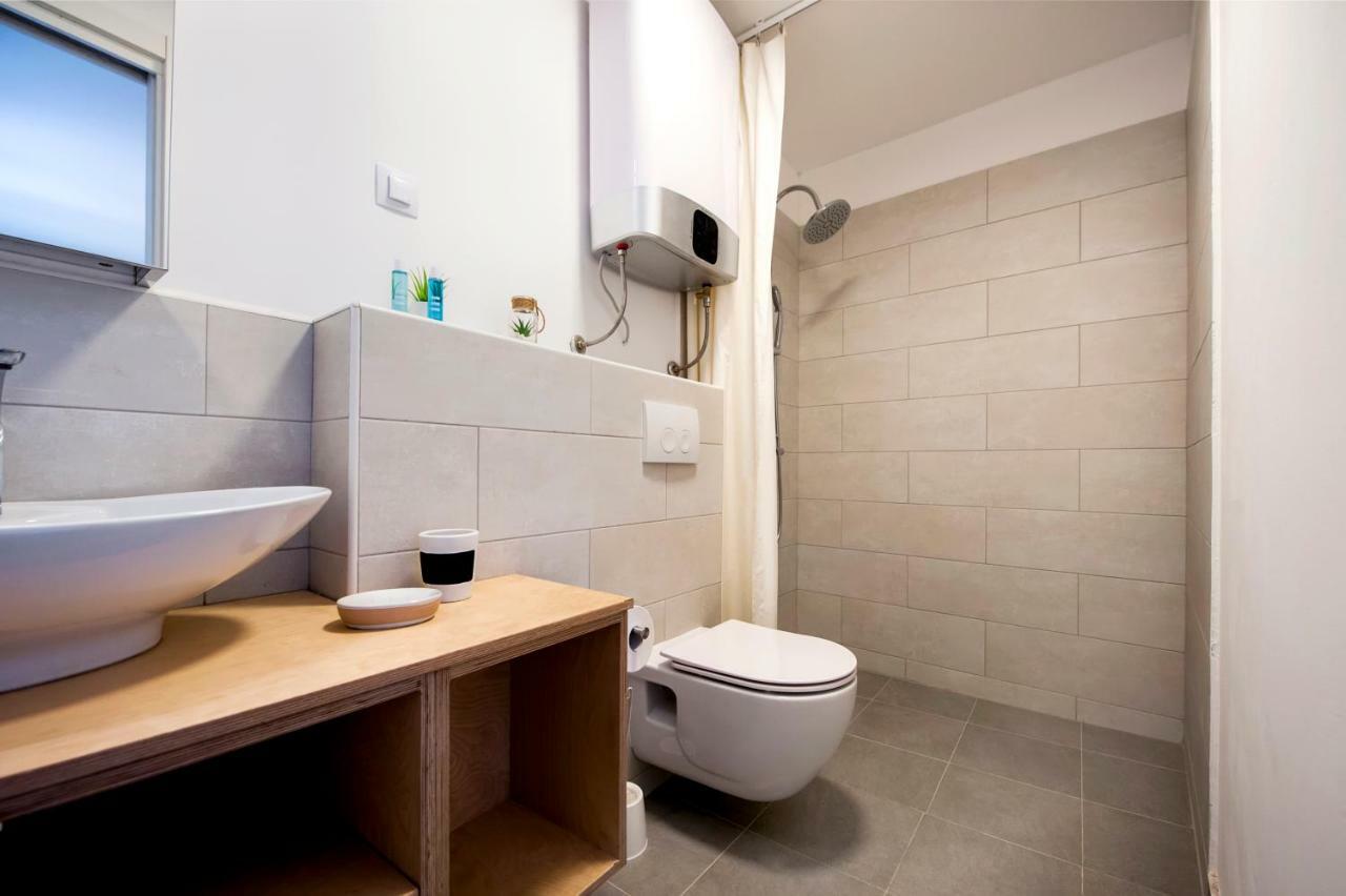 House Graziella Apartment Ровин Екстериор снимка