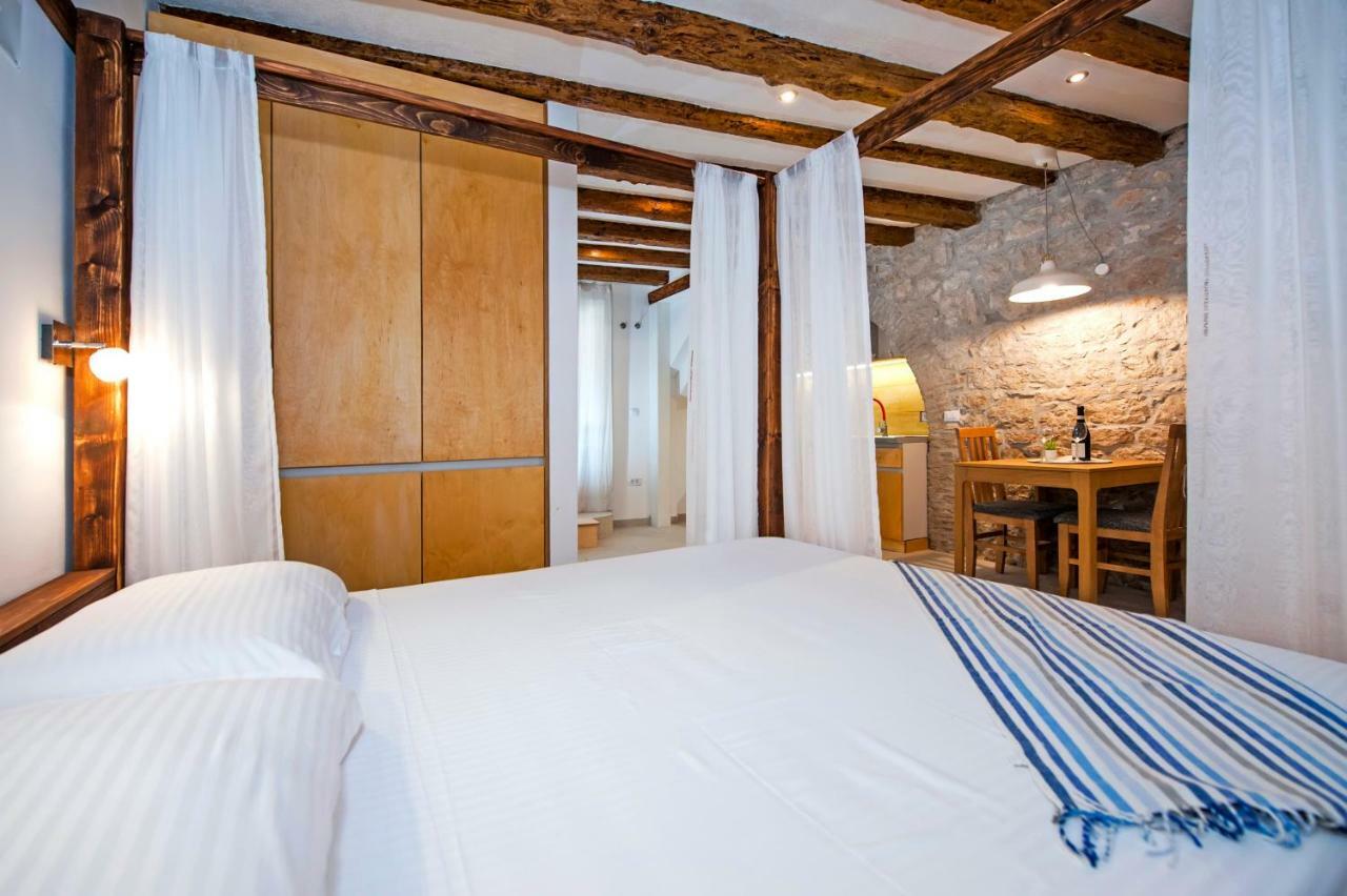 House Graziella Apartment Ровин Екстериор снимка