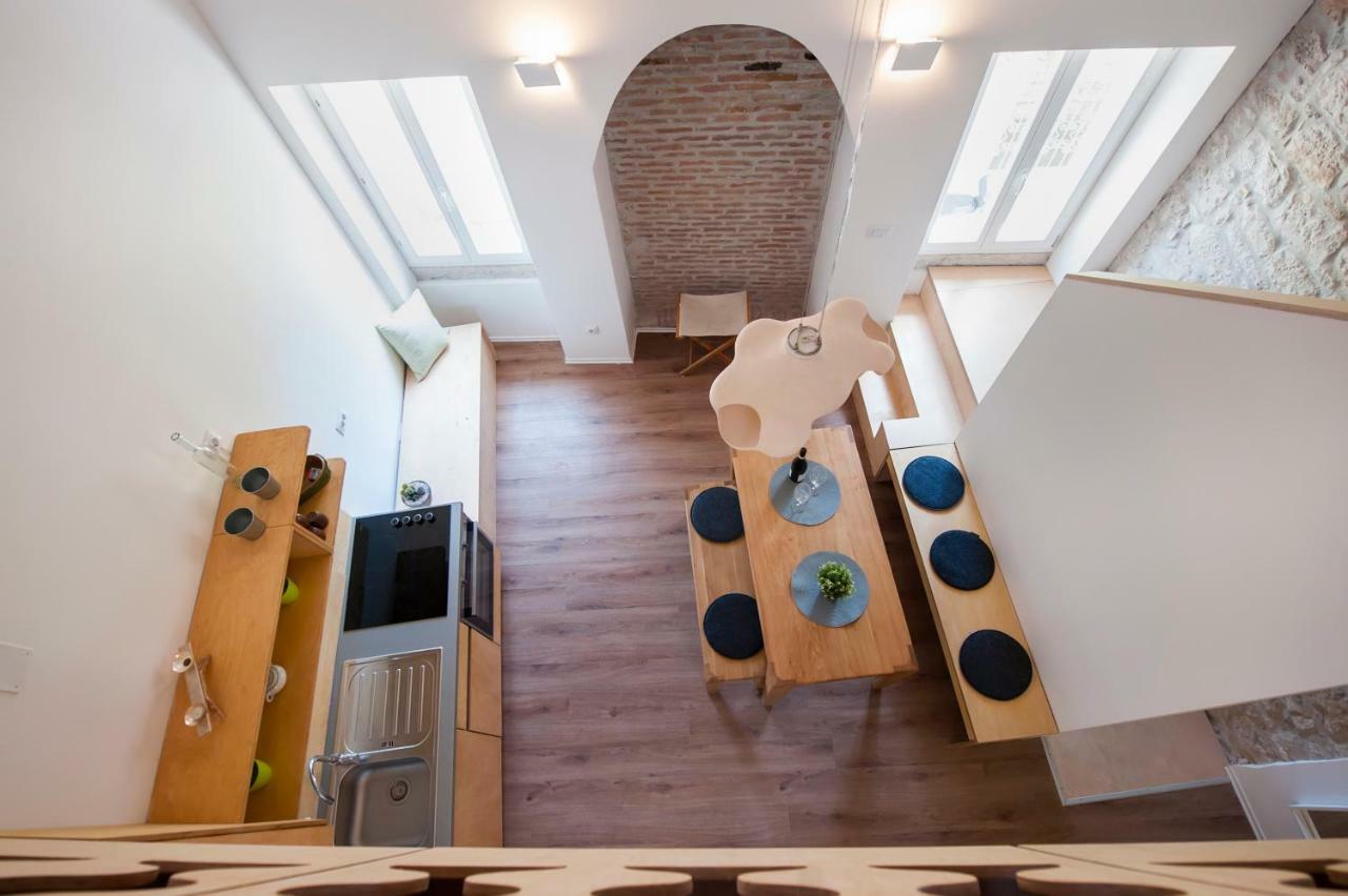 House Graziella Apartment Ровин Екстериор снимка