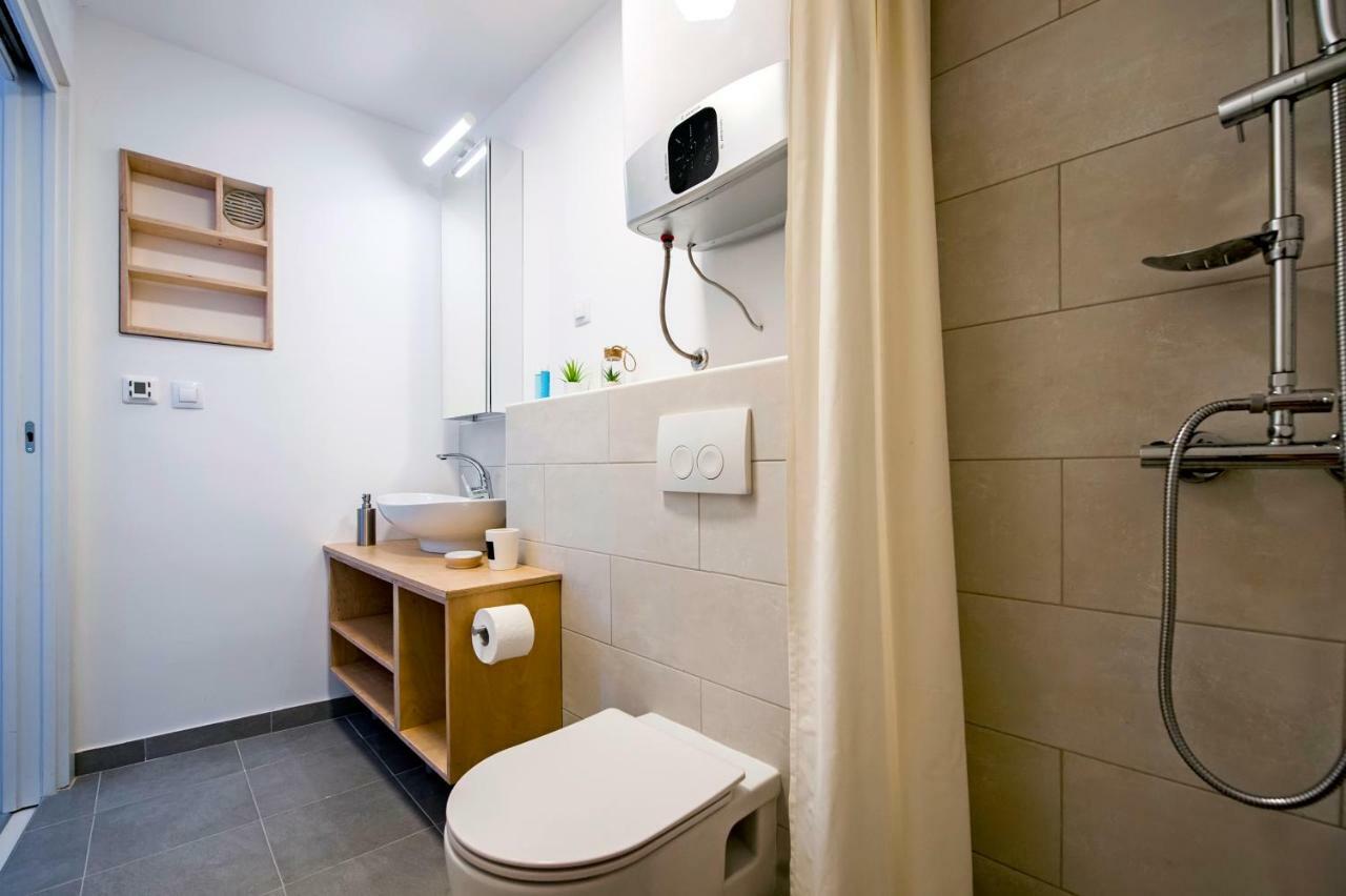 House Graziella Apartment Ровин Екстериор снимка