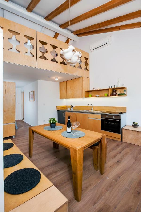 House Graziella Apartment Ровин Екстериор снимка